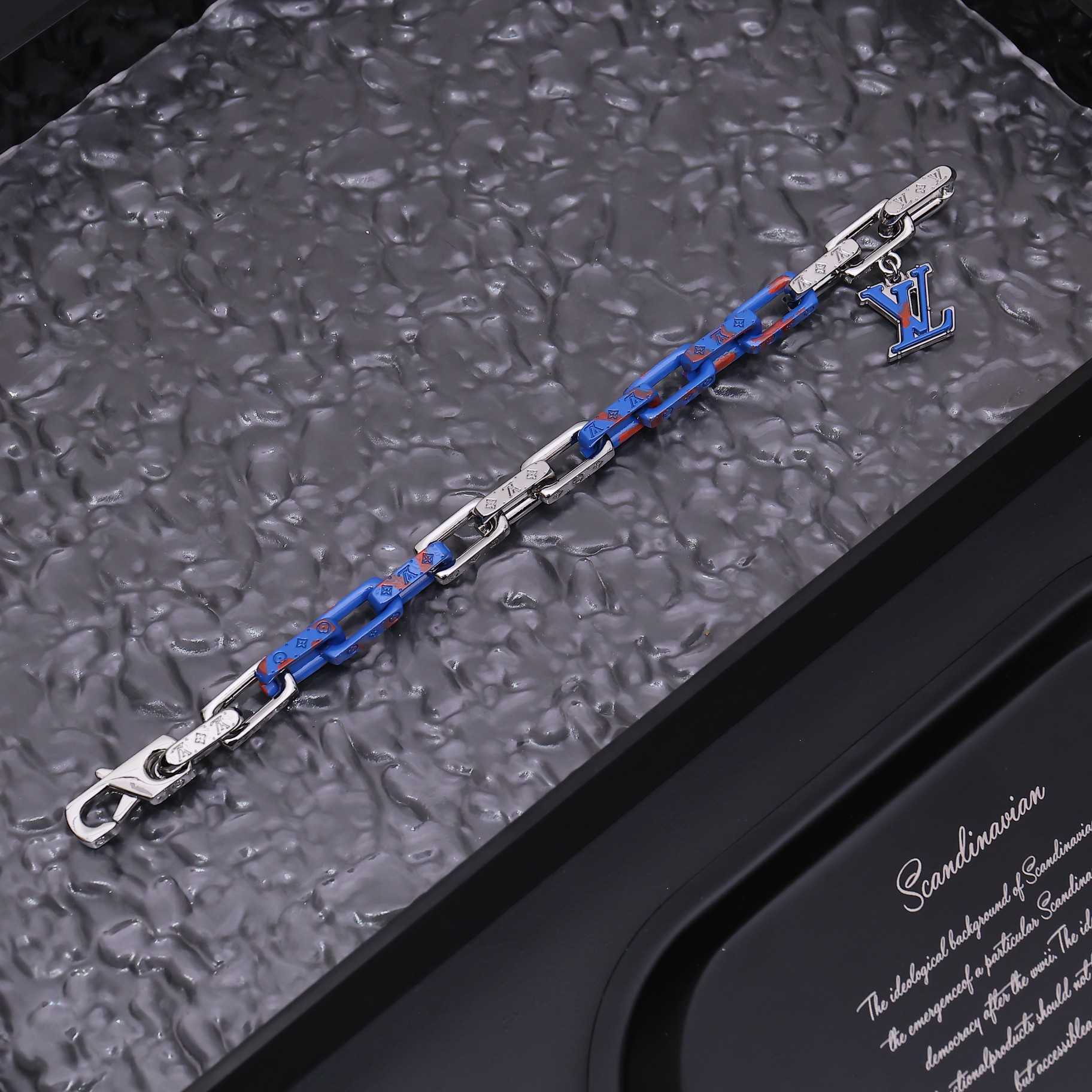 Louis Vuitton Monogram Chain Bracelet  M1229M - EUR FASHION