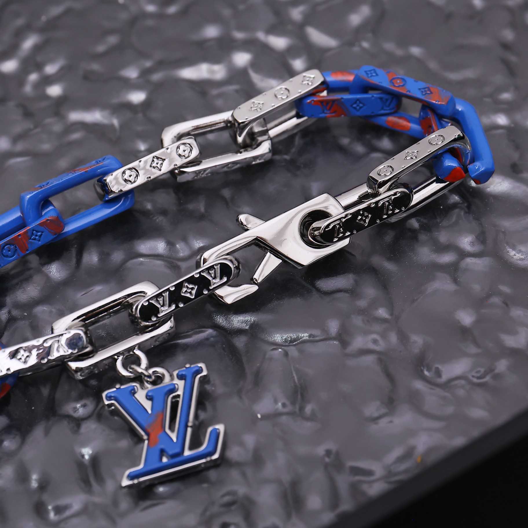 Louis Vuitton Monogram Chain Bracelet  M1229M - EUR FASHION