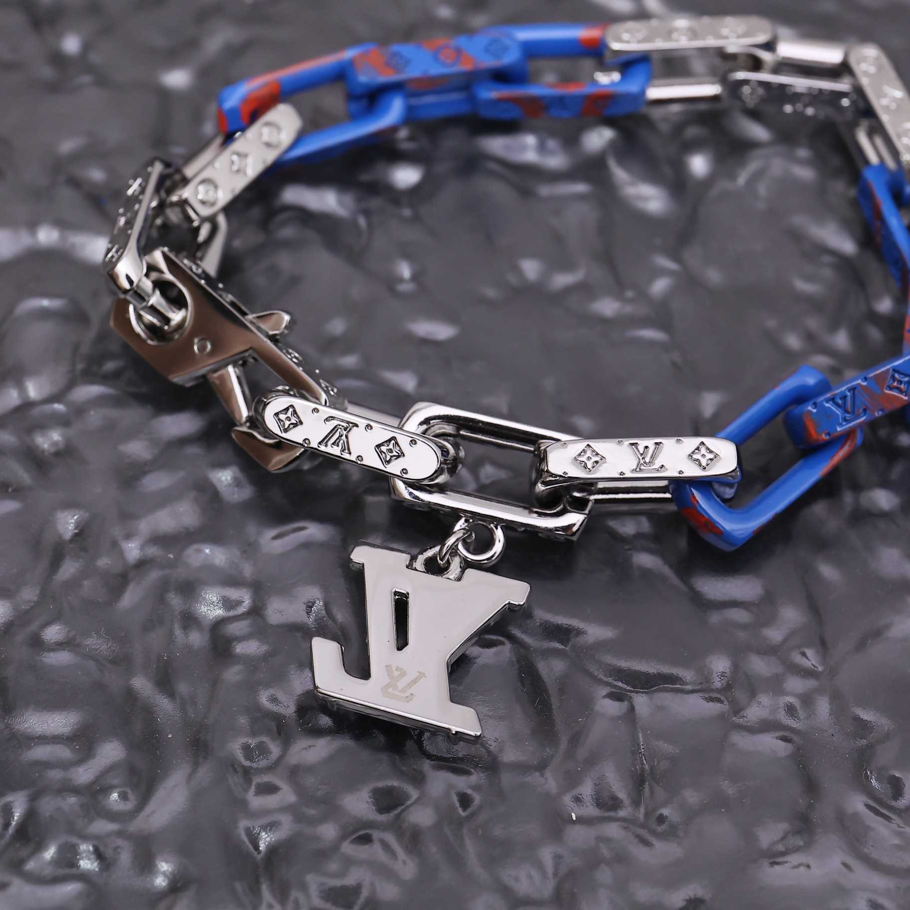 Louis Vuitton Monogram Chain Bracelet  M1229M - EUR FASHION