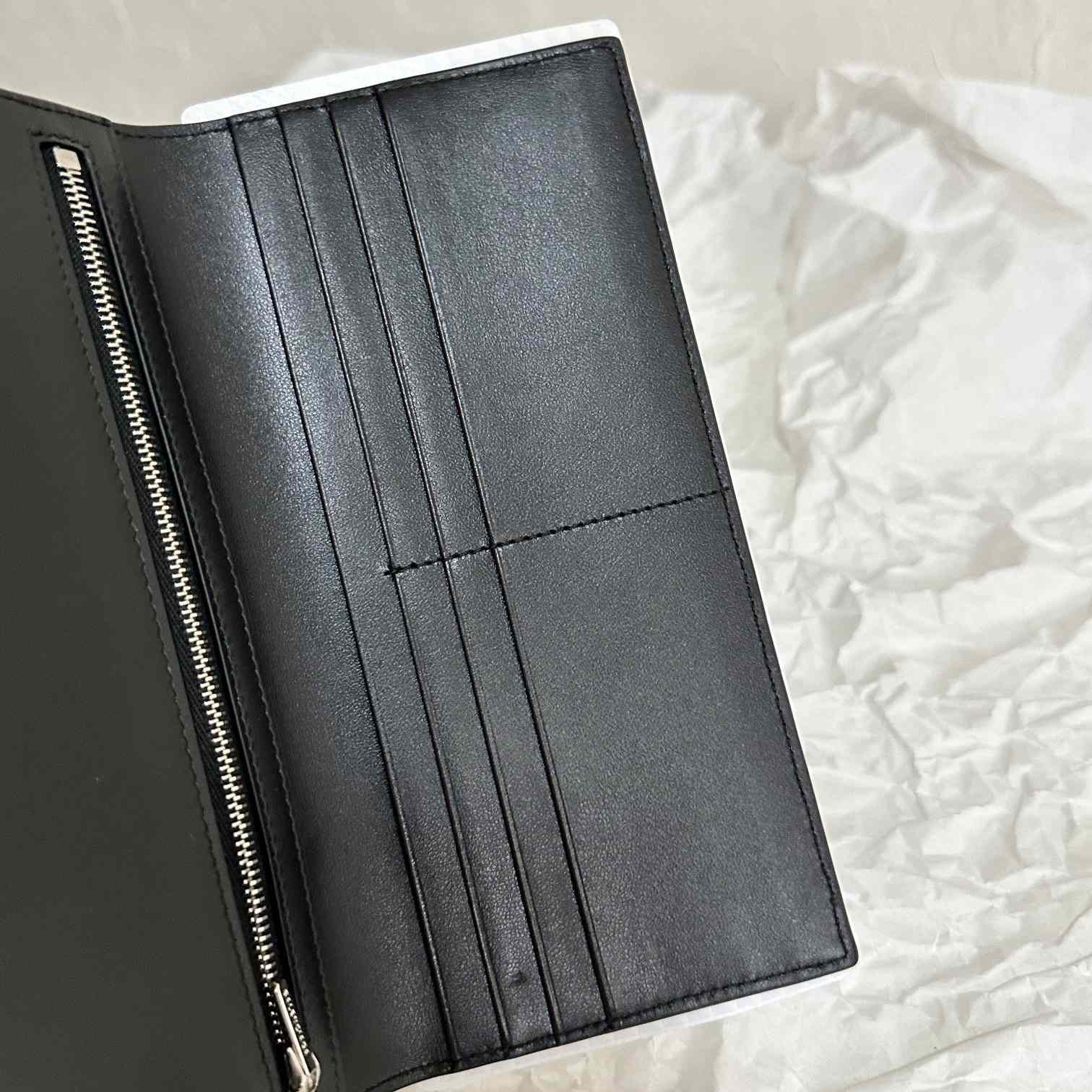 Balenciaga Passport Wallet  (21×12.4×2cm) - EUR FASHION