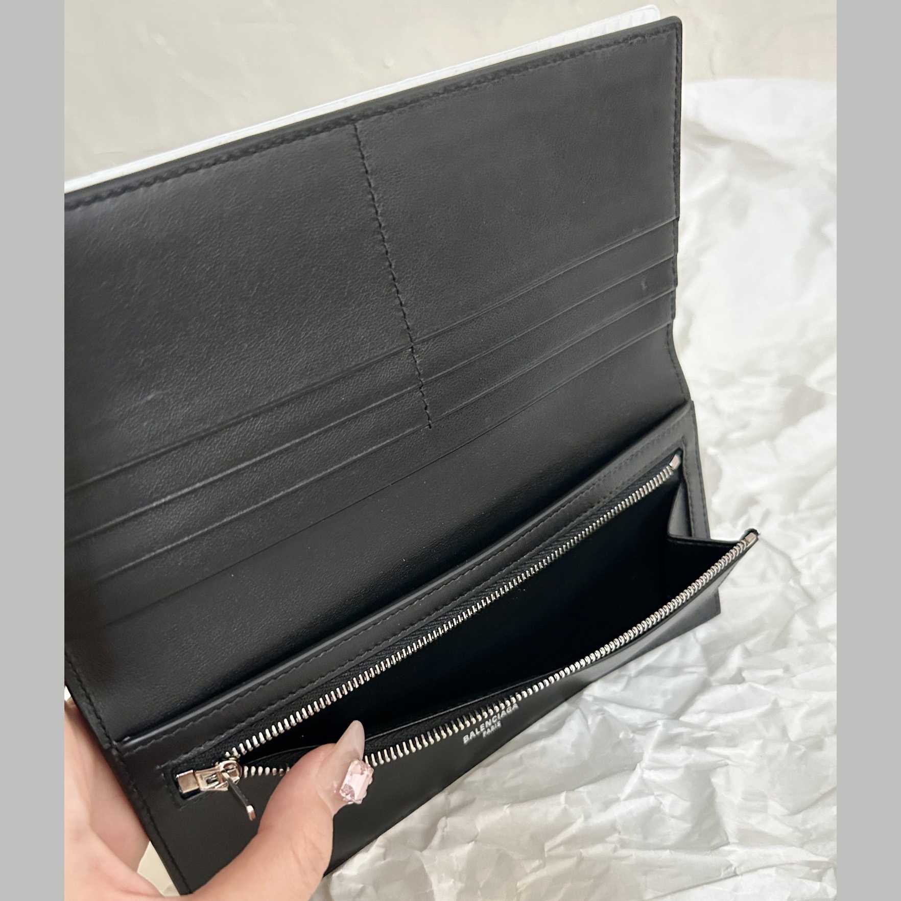 Balenciaga Passport Wallet  (21×12.4×2cm) - EUR FASHION