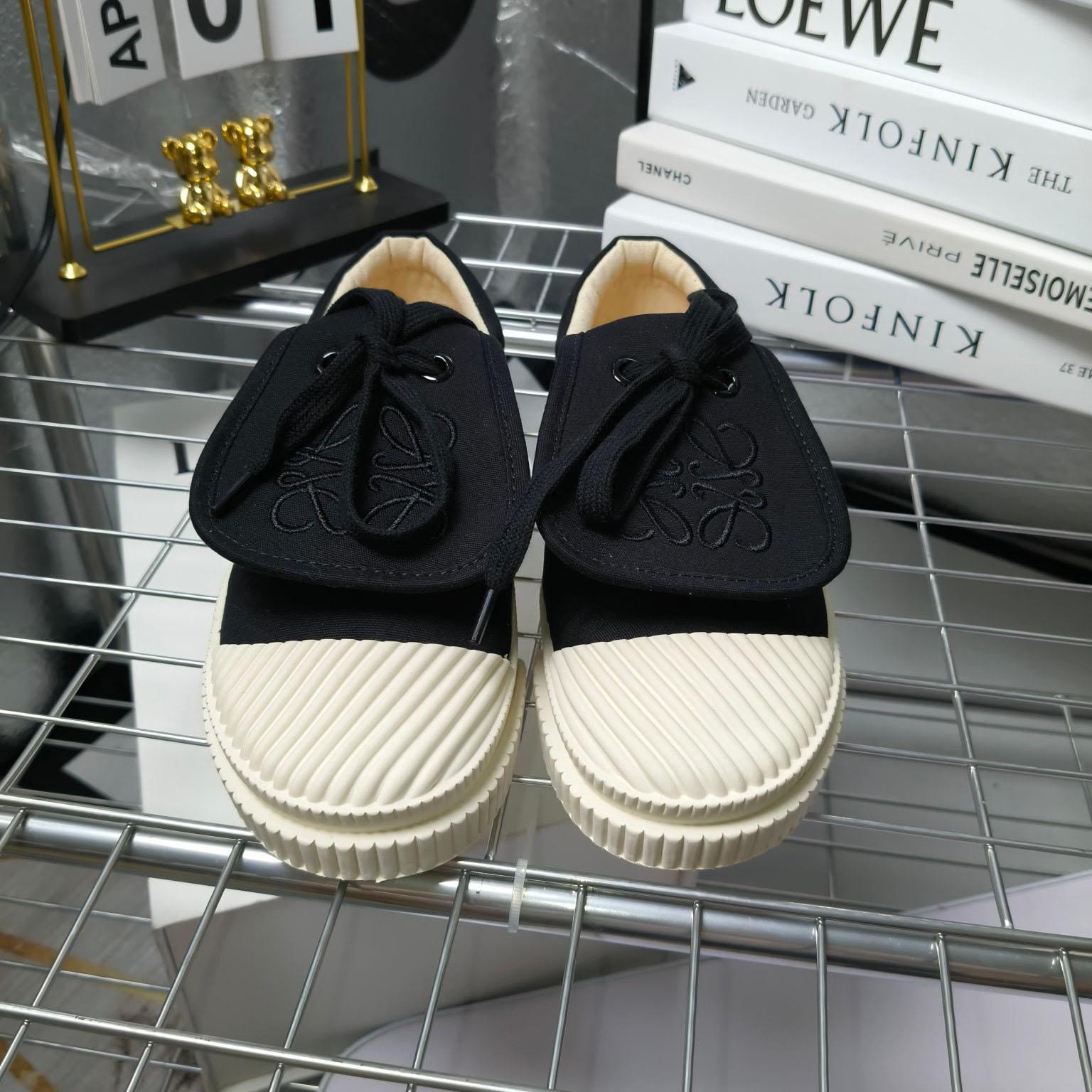 Loewe Anagram Embroidered Flap Low-Top Sneakers - EUR FASHION