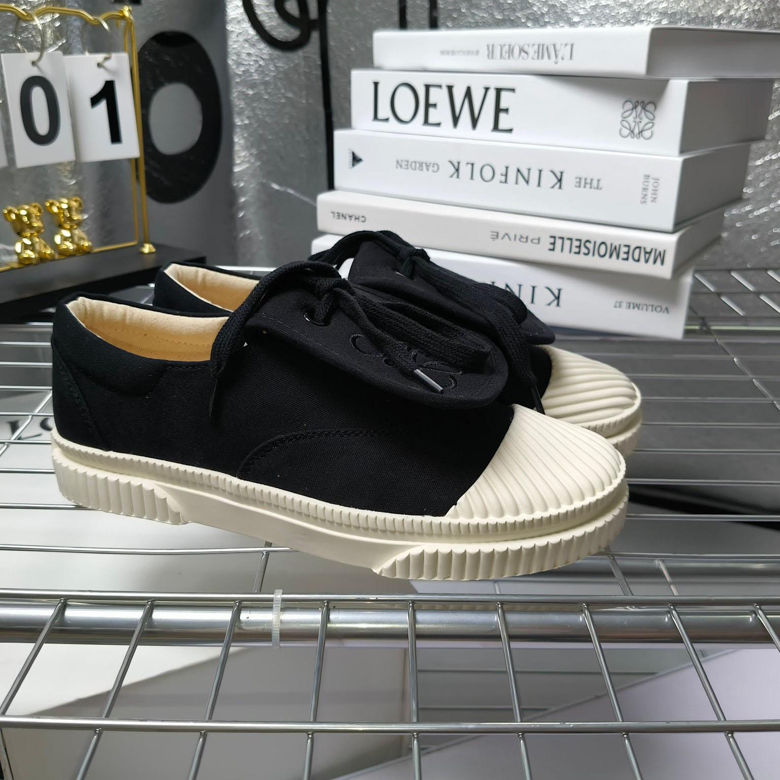 Loewe Anagram Embroidered Flap Low-Top Sneakers - EUR FASHION