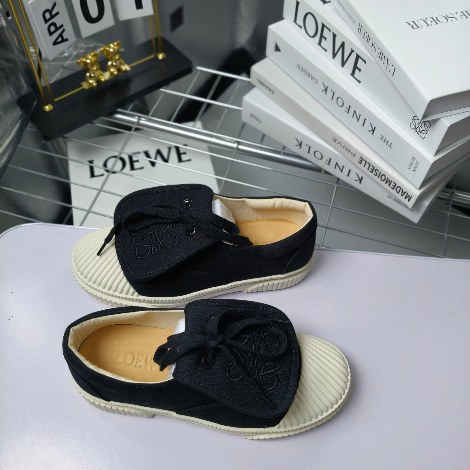 Loewe Anagram Embroidered Flap Low-Top Sneakers - EUR FASHION