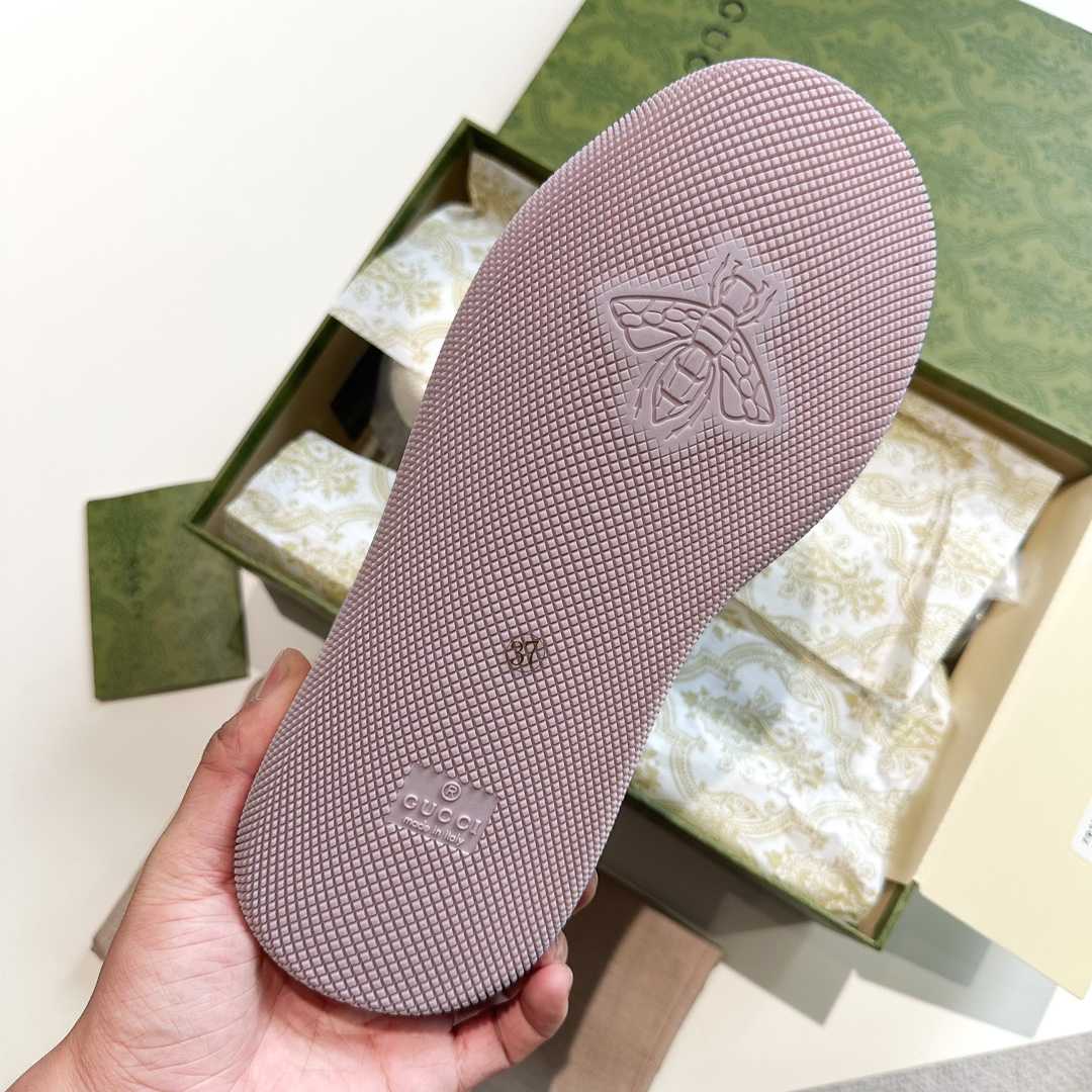Gucci Screener Trainer With Web - EUR FASHION
