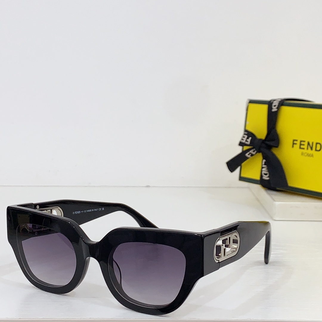Fendi FE50016U Sunglasses - EUR FASHION