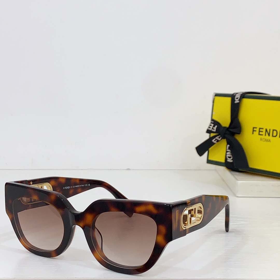 Fendi FE50016U Sunglasses - EUR FASHION