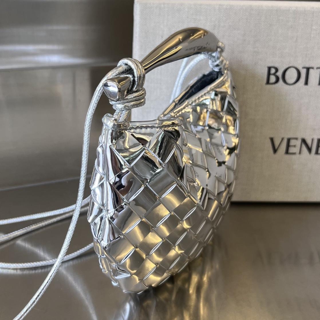 Bottega Veneta Silver Sardine Bag  (20*12*2.5cm) - EUR FASHION