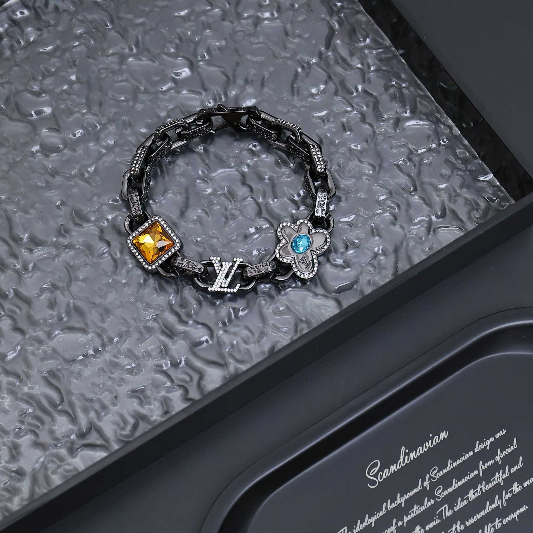Louis Vuitton Paradise Stone Bracelet   M1594M - EUR FASHION