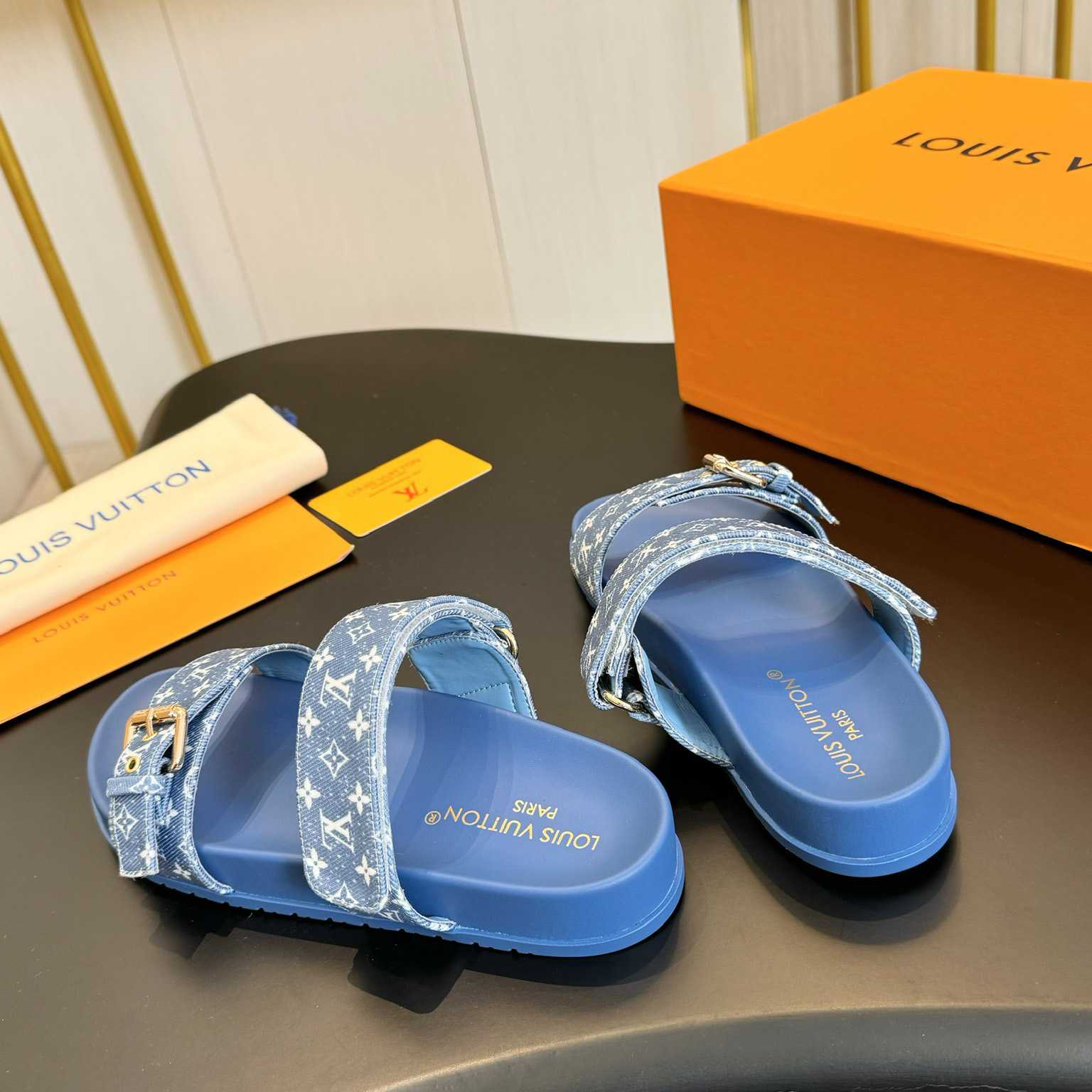 Louis Vuitton Bom Dia Flat Comfort Mule  1AD1BI - EUR FASHION