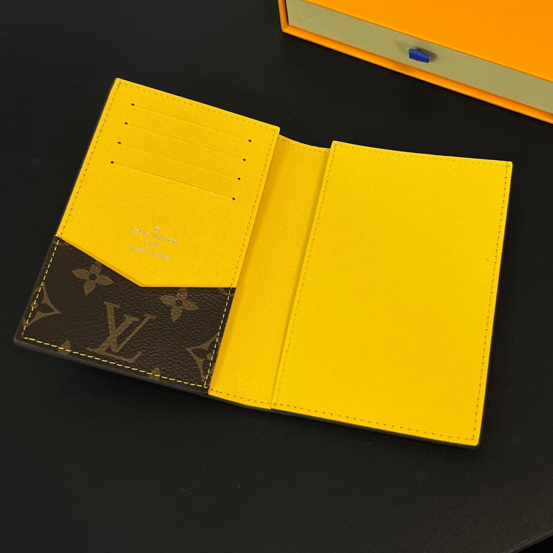 Louis Vuitton Passport Cover   M82864 - EUR FASHION