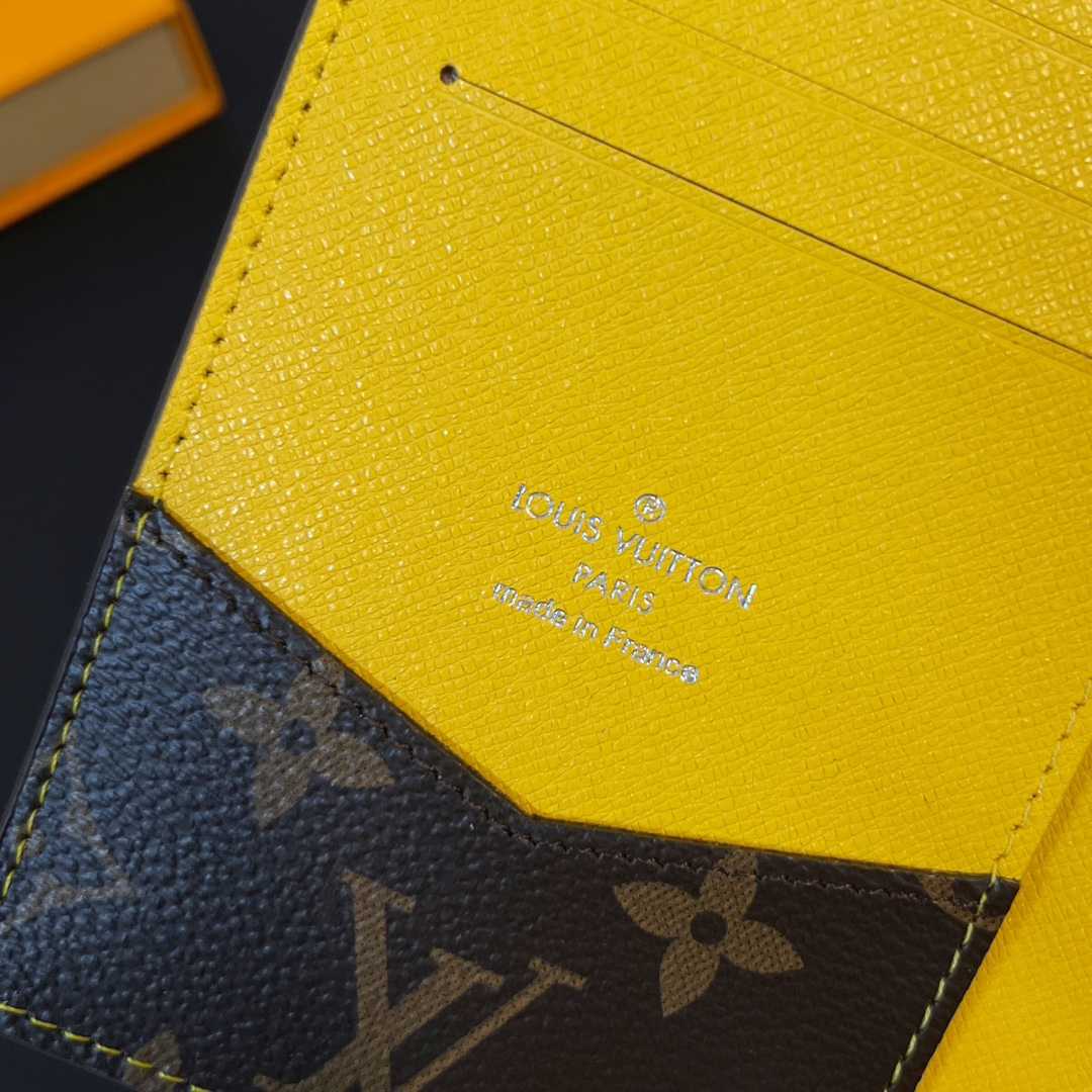Louis Vuitton Passport Cover   M82864 - EUR FASHION