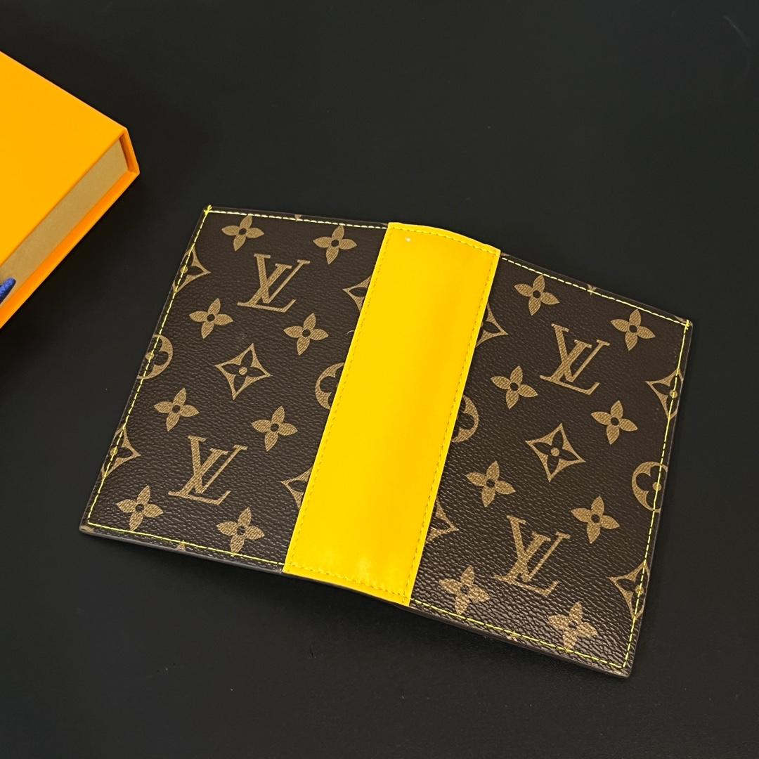 Louis Vuitton Passport Cover   M82864 - EUR FASHION
