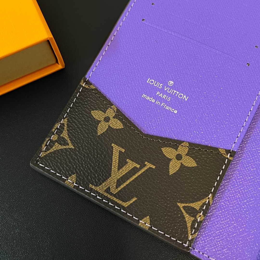 Louis Vuitton Passport Cover   M28268 - EUR FASHION