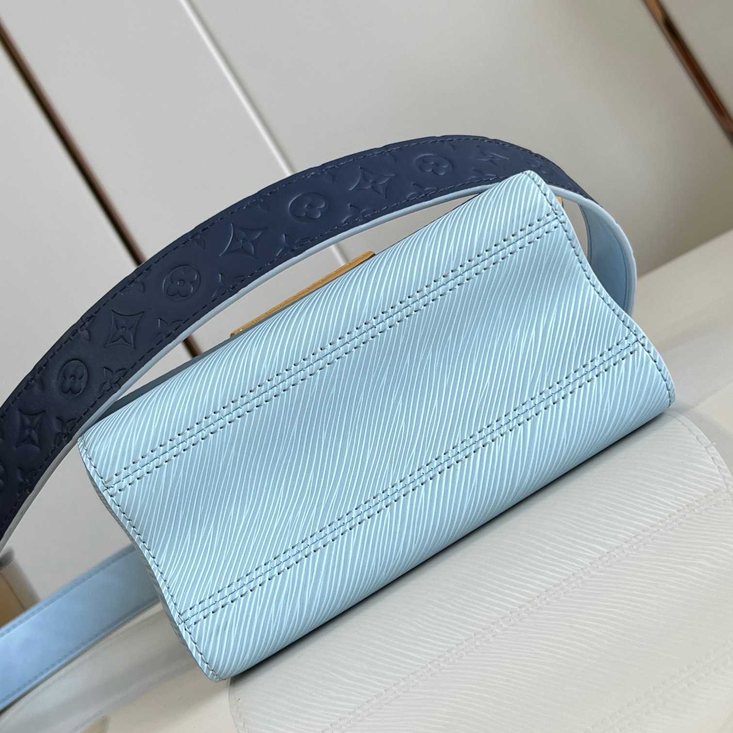Louis Vuitton Twist PM   M25362 - EUR FASHION