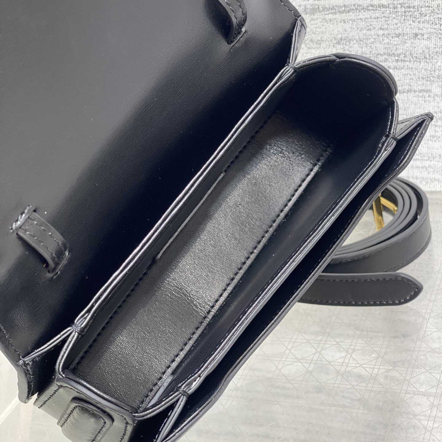 Dior Small 30 Montaigne Avenue Top Handle Bag - EUR FASHION