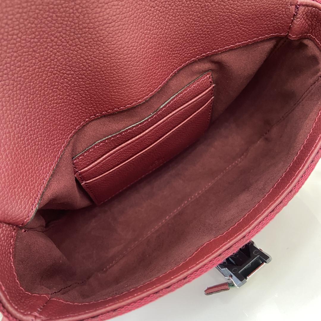 Gucci Mini GG Crossbody Bag - EUR FASHION