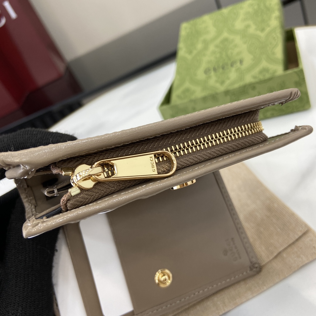 Gucci Medium Wallet With GG Shadow - EUR FASHION