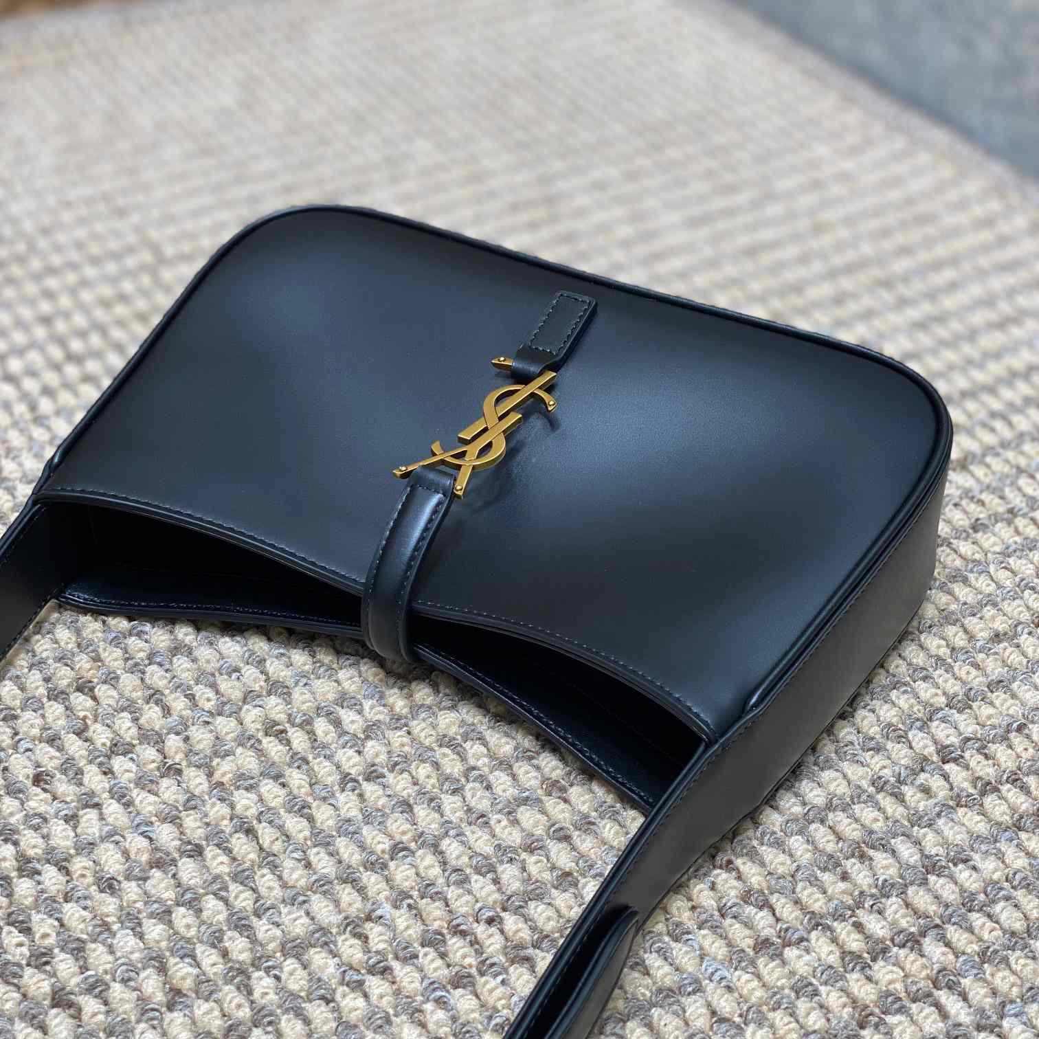 Saint Laurent Le 5 À 7 In Smooth Leather - EUR FASHION