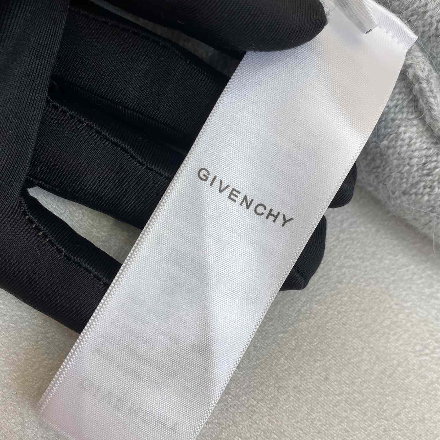 Givenchy 4G Logo Detailed Crewneck Sweater - EUR FASHION