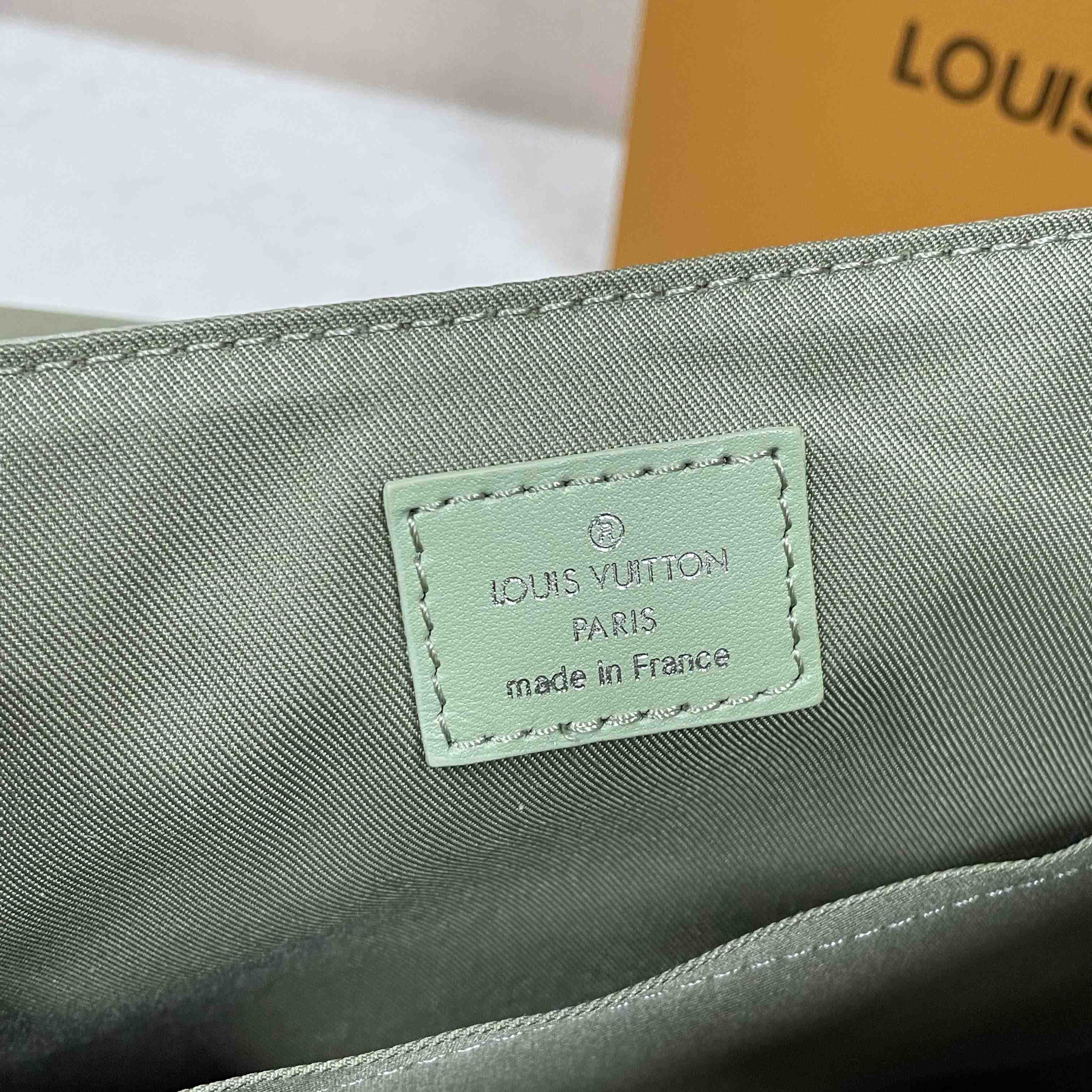 Louis Vuitton District PM   M11593 - EUR FASHION