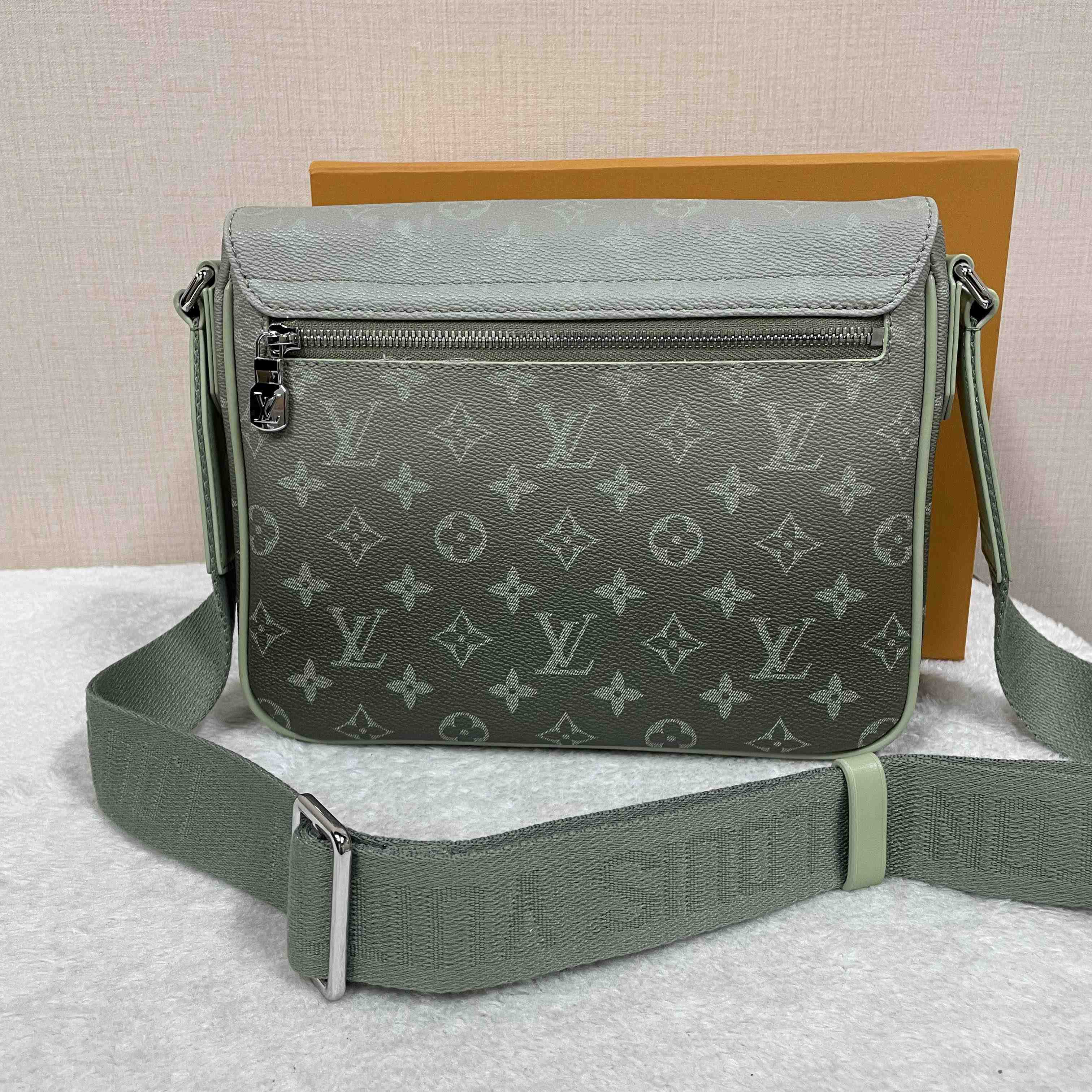Louis Vuitton District PM   M11593 - EUR FASHION
