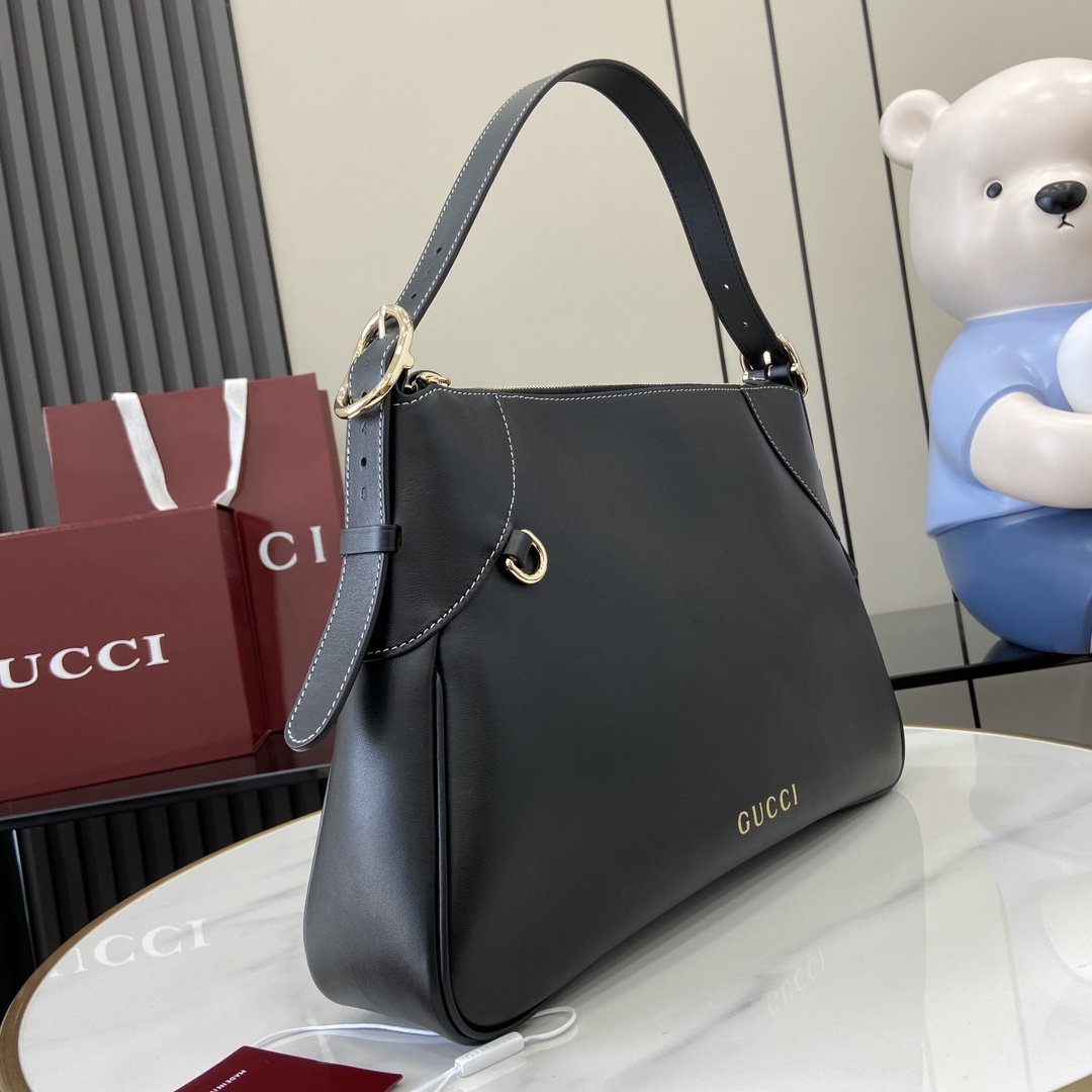 Gucci GG Emblem Medium Shoulder Bag - EUR FASHION