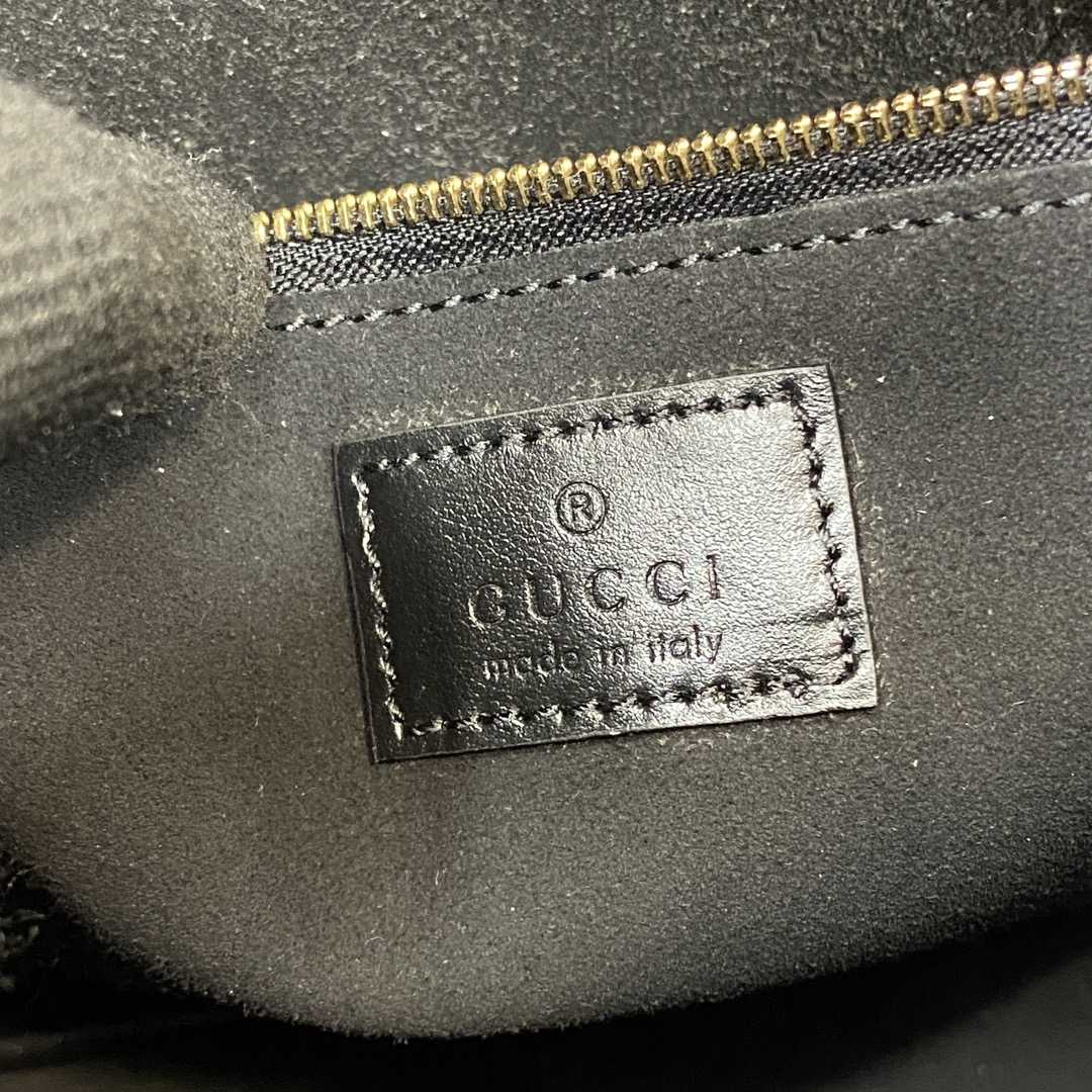 Gucci GG Emblem Medium Shoulder Bag - EUR FASHION