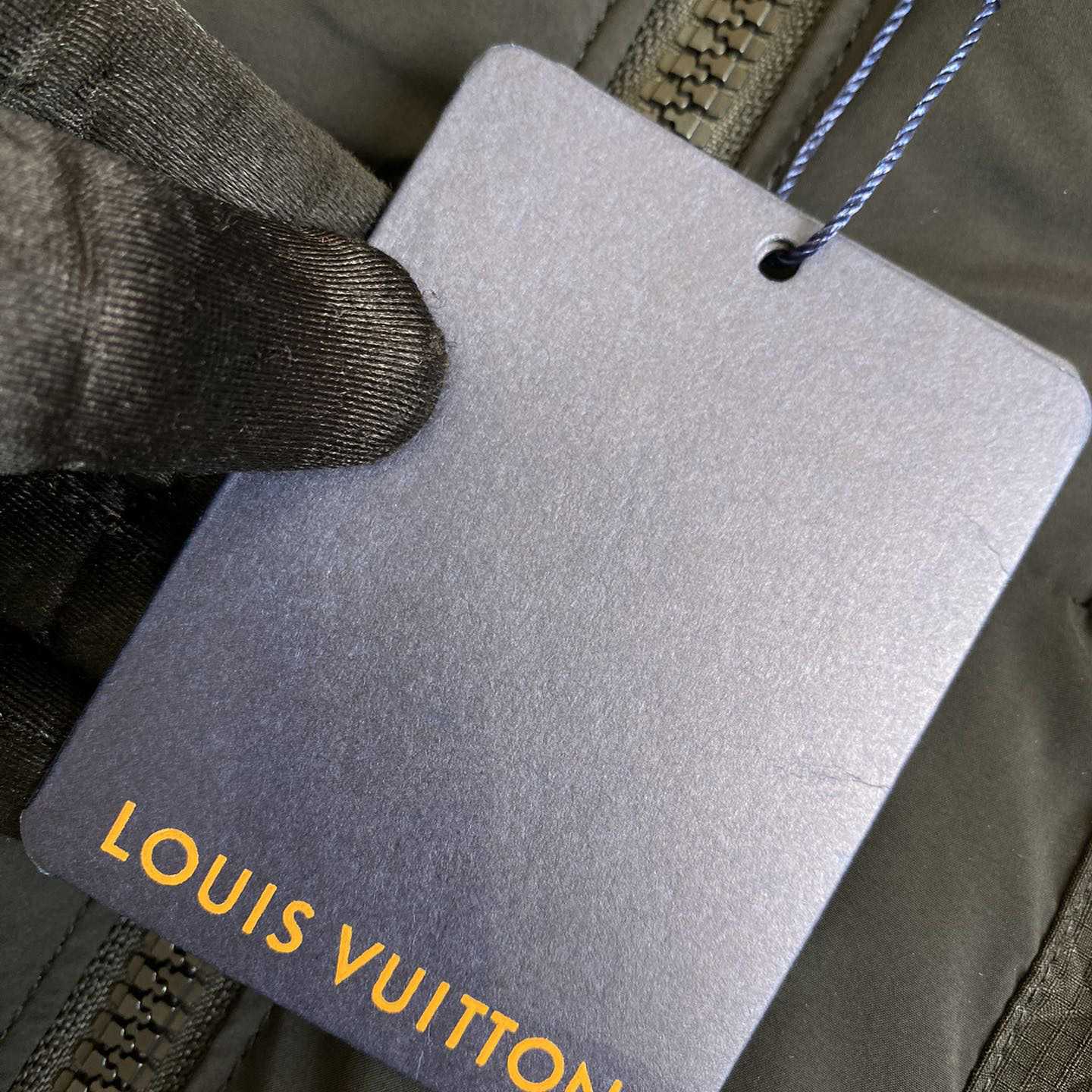 Louis Vuitton Down Blouson   1AFA37 - EUR FASHION