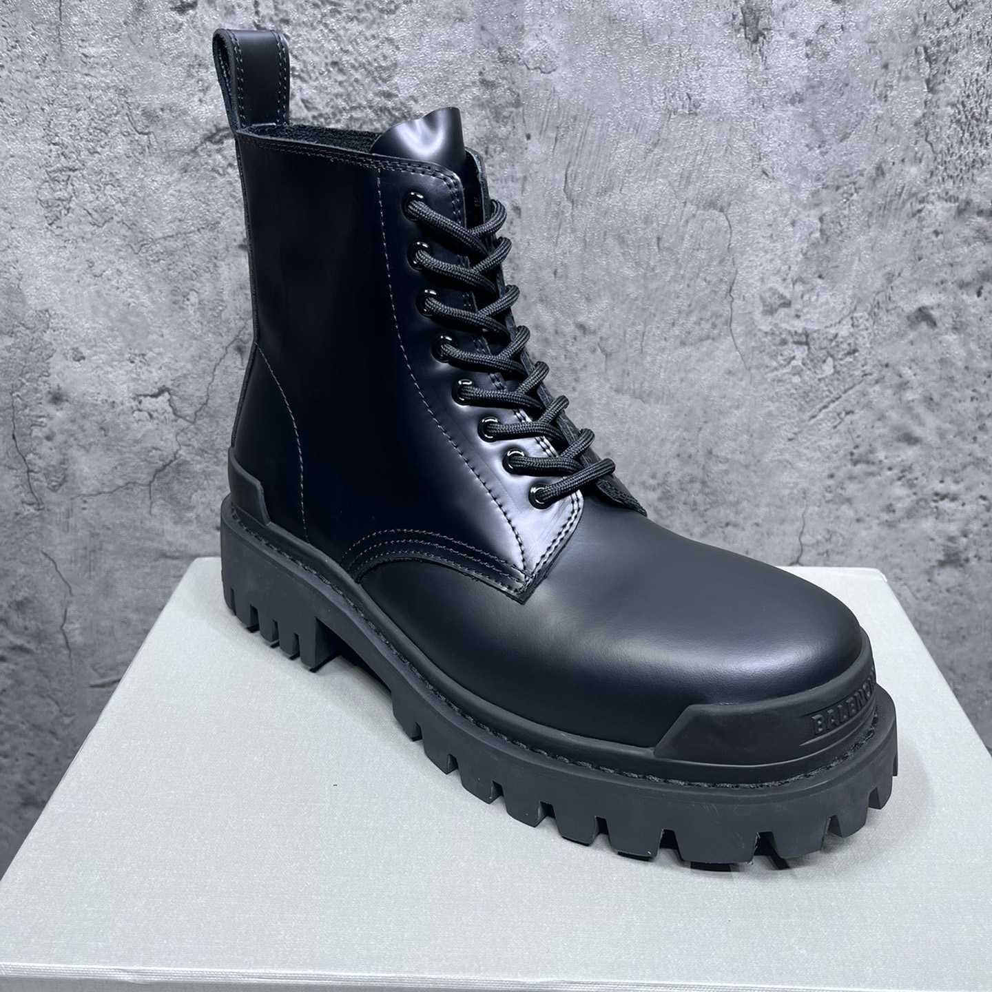 Balenciaga Men's Strike Boot - EUR FASHION