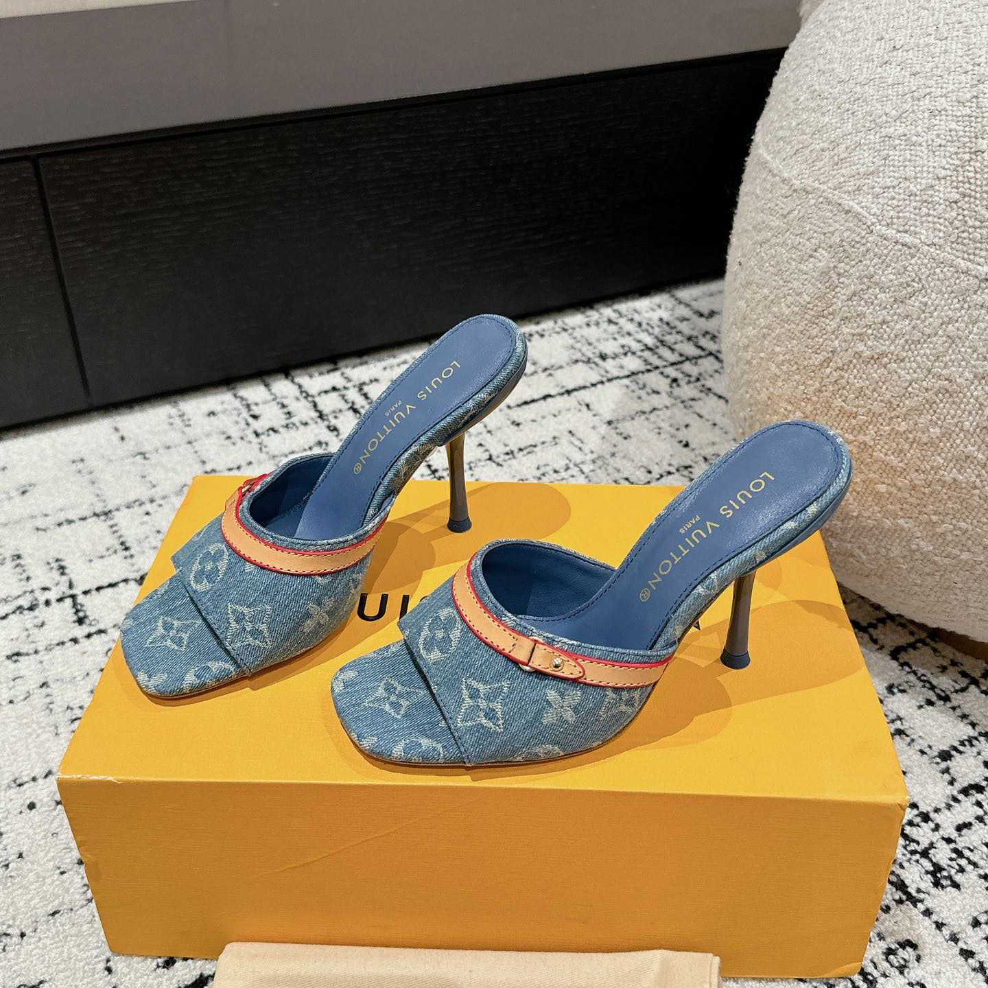 Louis Vuitton Neo Revival Mule   - EUR FASHION
