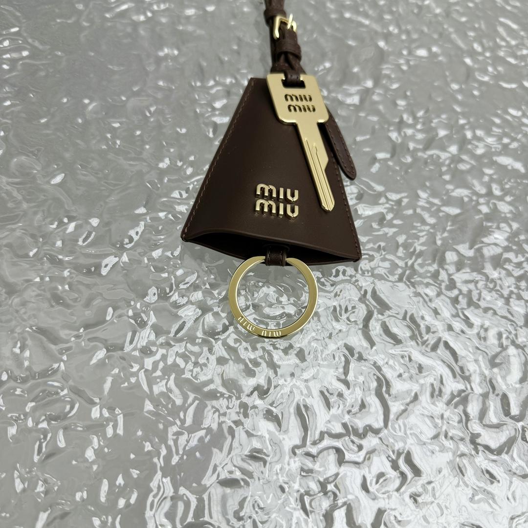 Miu Miu Logo-lettering Leather Trick - EUR FASHION