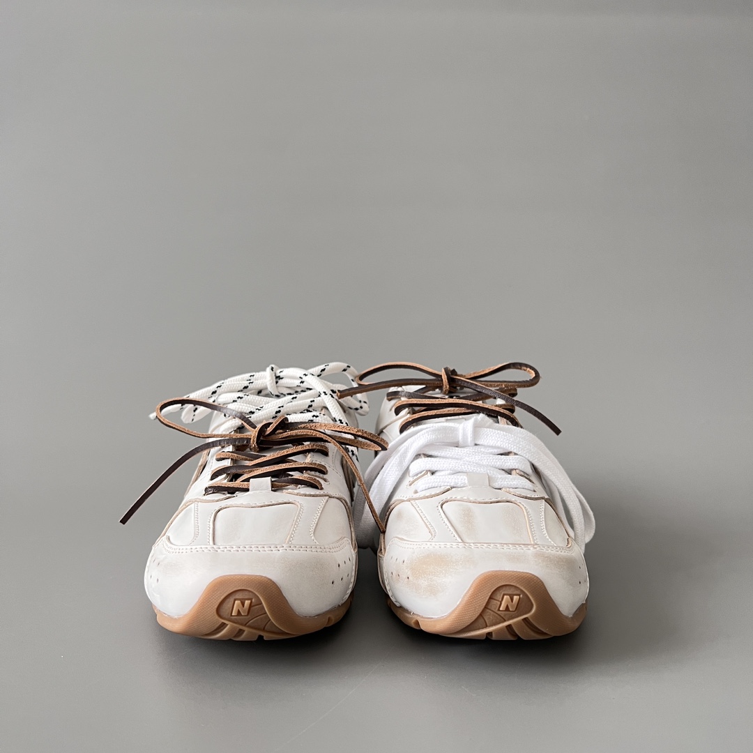 Miu Miu x New Balance 530 Sneakers - EUR FASHION