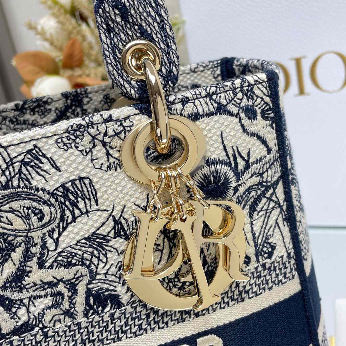 Dior Dioramour Medium Lady D-Lite Bag - EUR FASHION