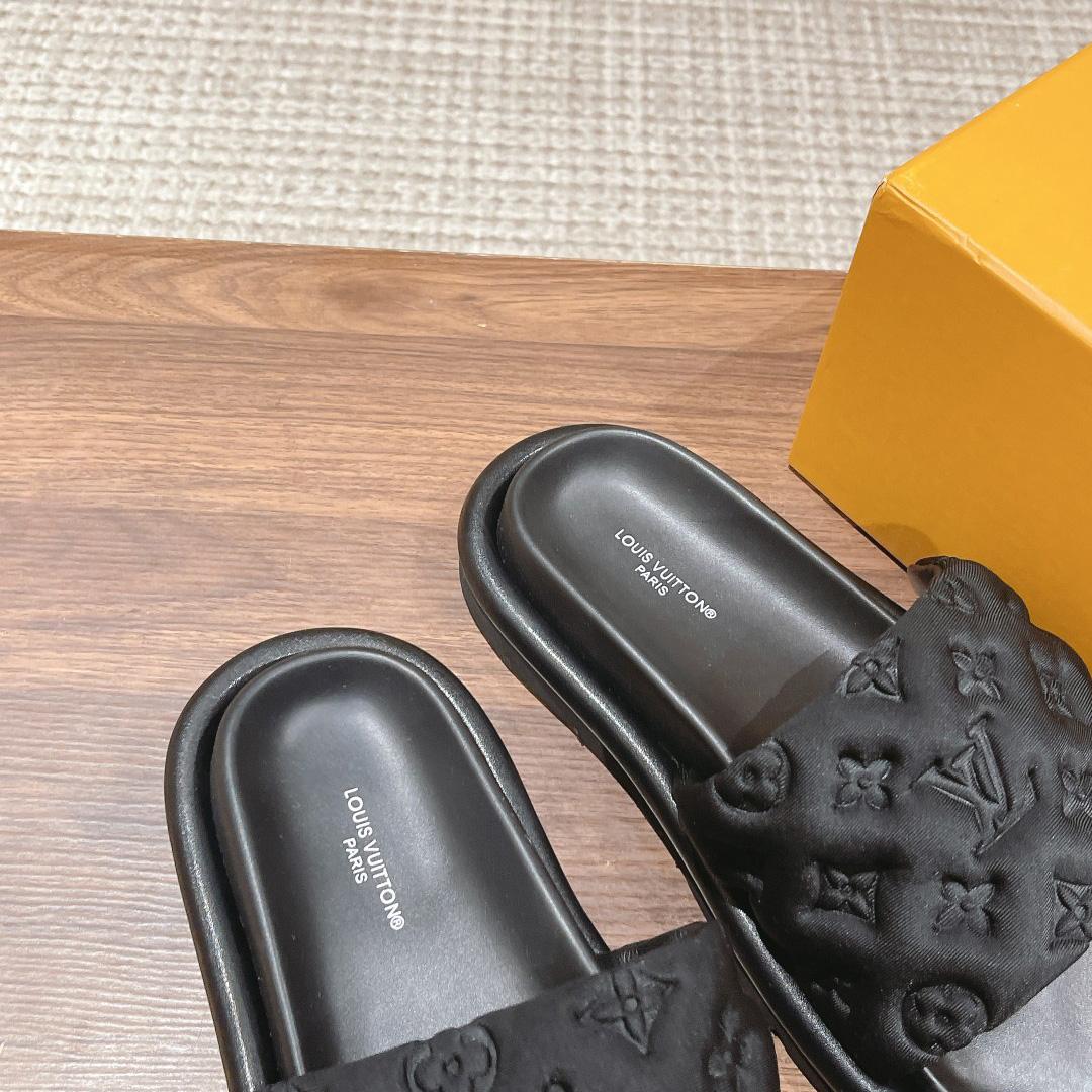 Louis Vuitton Pool Pillow Comfort Mules - EUR FASHION