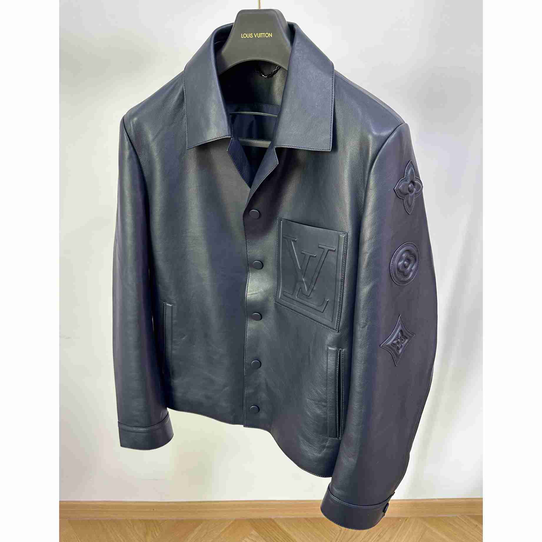 Louis Vuitton Chic Leather Blouson With 3D Details   1AFVPT - EUR FASHION