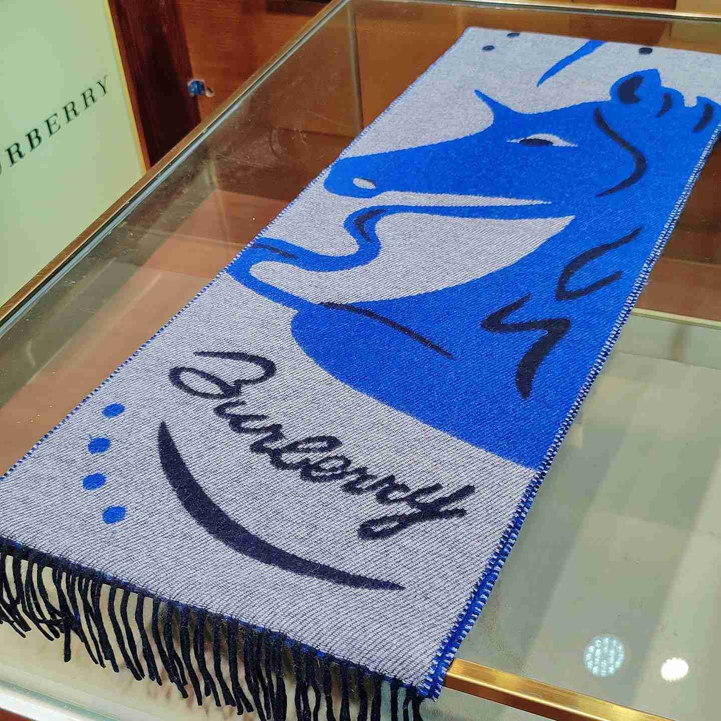 Burberry Mirrored Horse Cashmere Scarf - EUR FASHION