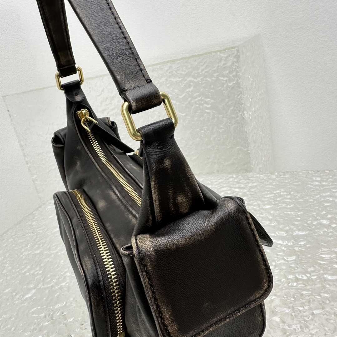 Miu Miu Nappa Leather Pocket Bag (21-12-6cm) - EUR FASHION