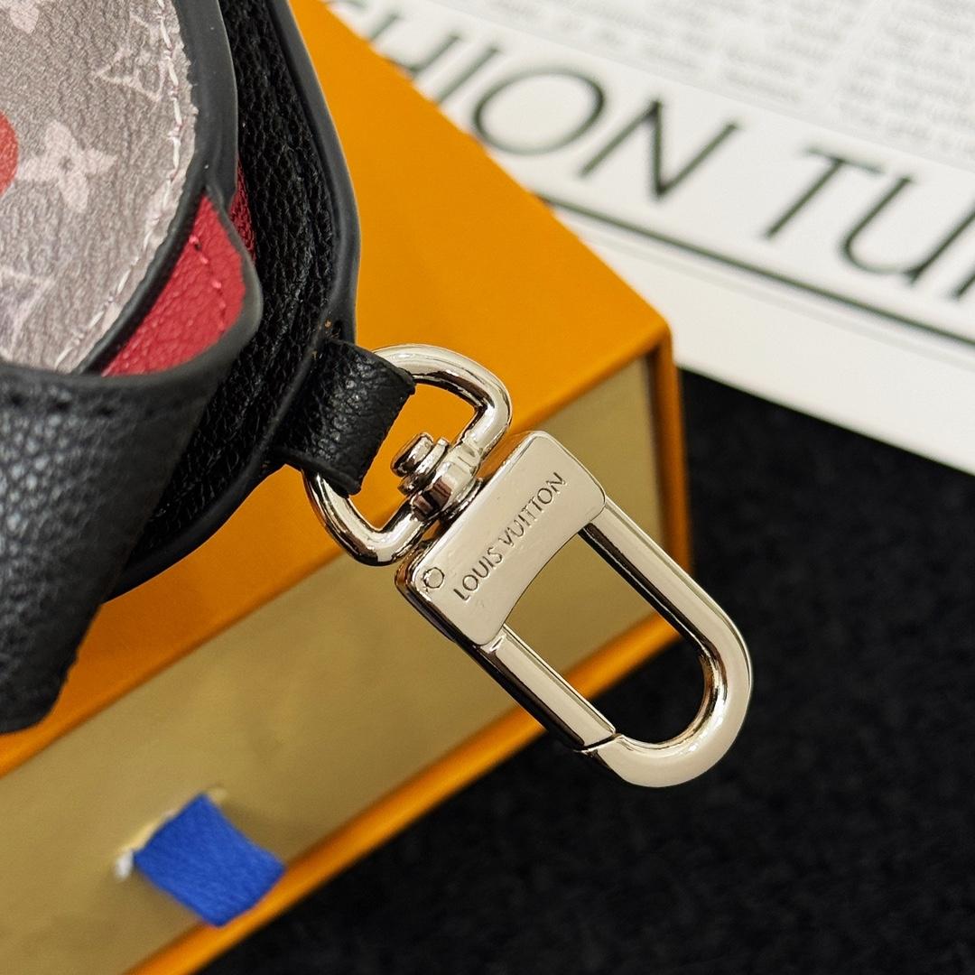 Louis Vuitton 57th Street NYC LV Dog Bag Charm   - EUR FASHION
