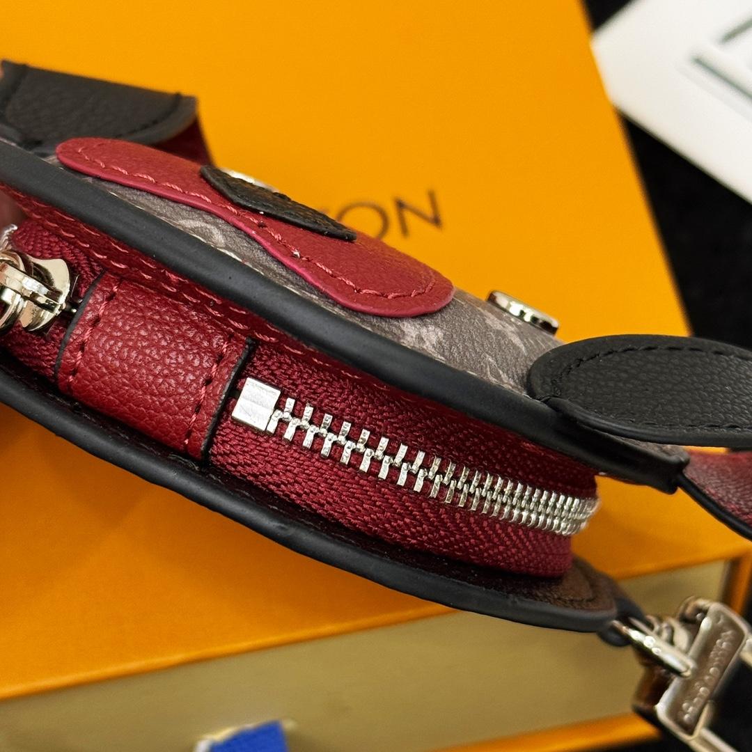 Louis Vuitton 57th Street NYC LV Dog Bag Charm   - EUR FASHION