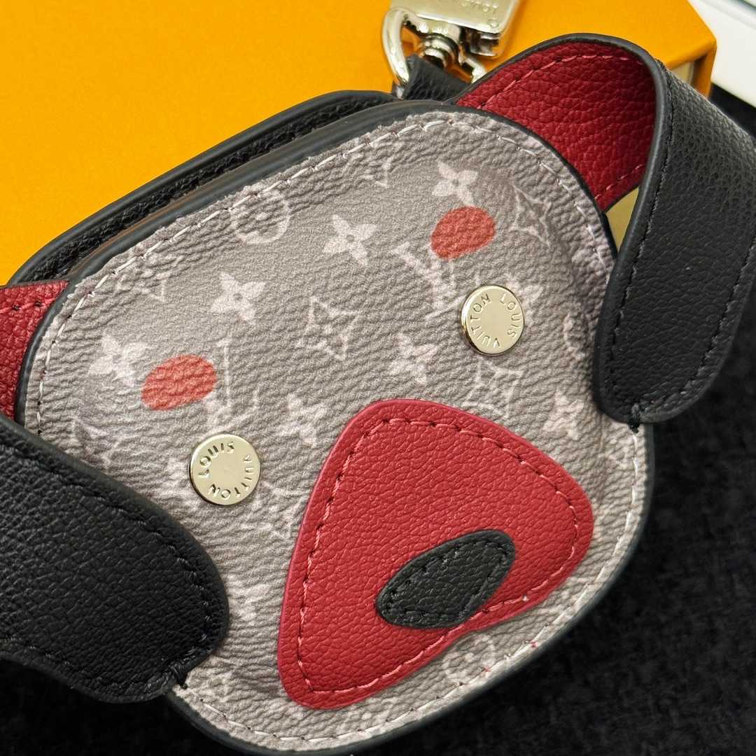 Louis Vuitton 57th Street NYC LV Dog Bag Charm   - EUR FASHION