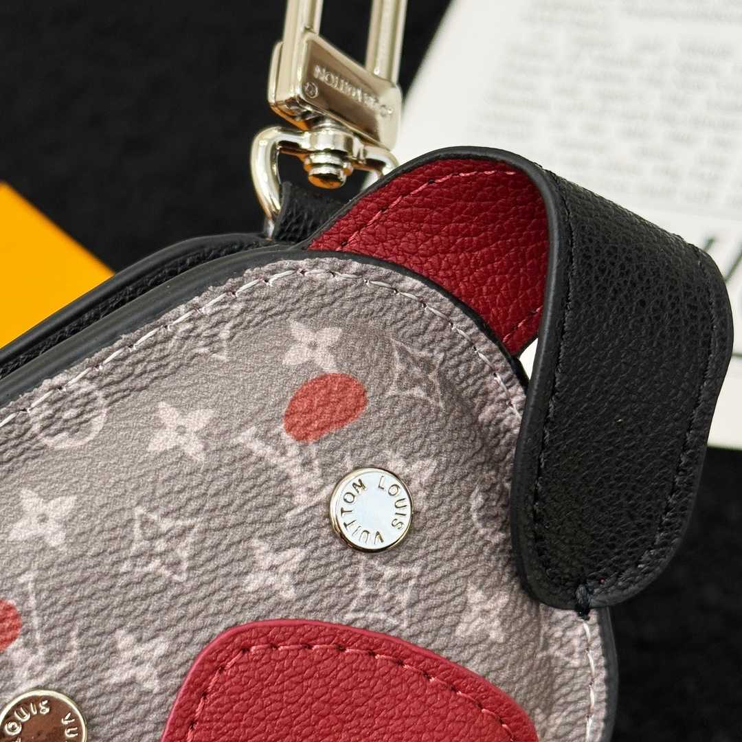 Louis Vuitton 57th Street NYC LV Dog Bag Charm   - EUR FASHION
