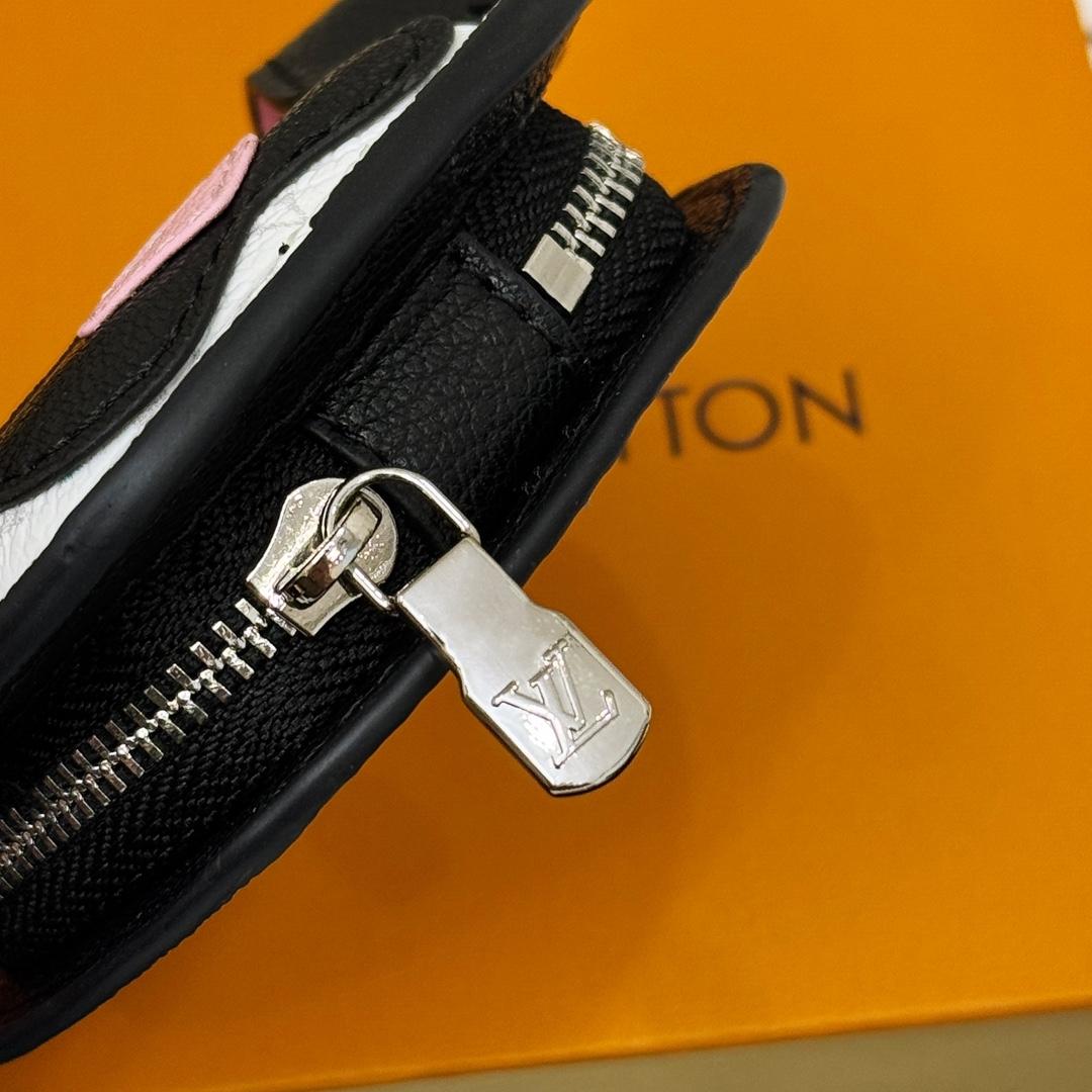 Louis Vuitton 57th Street NYC LV Dog Bag Charm  M02272 - EUR FASHION