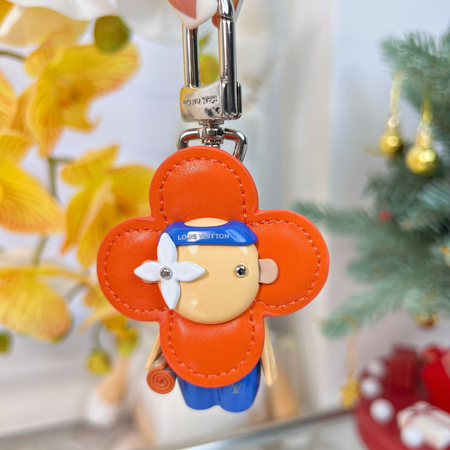 Louis Vuitton Vivienne Gym Bag Charm  M01198 - EUR FASHION