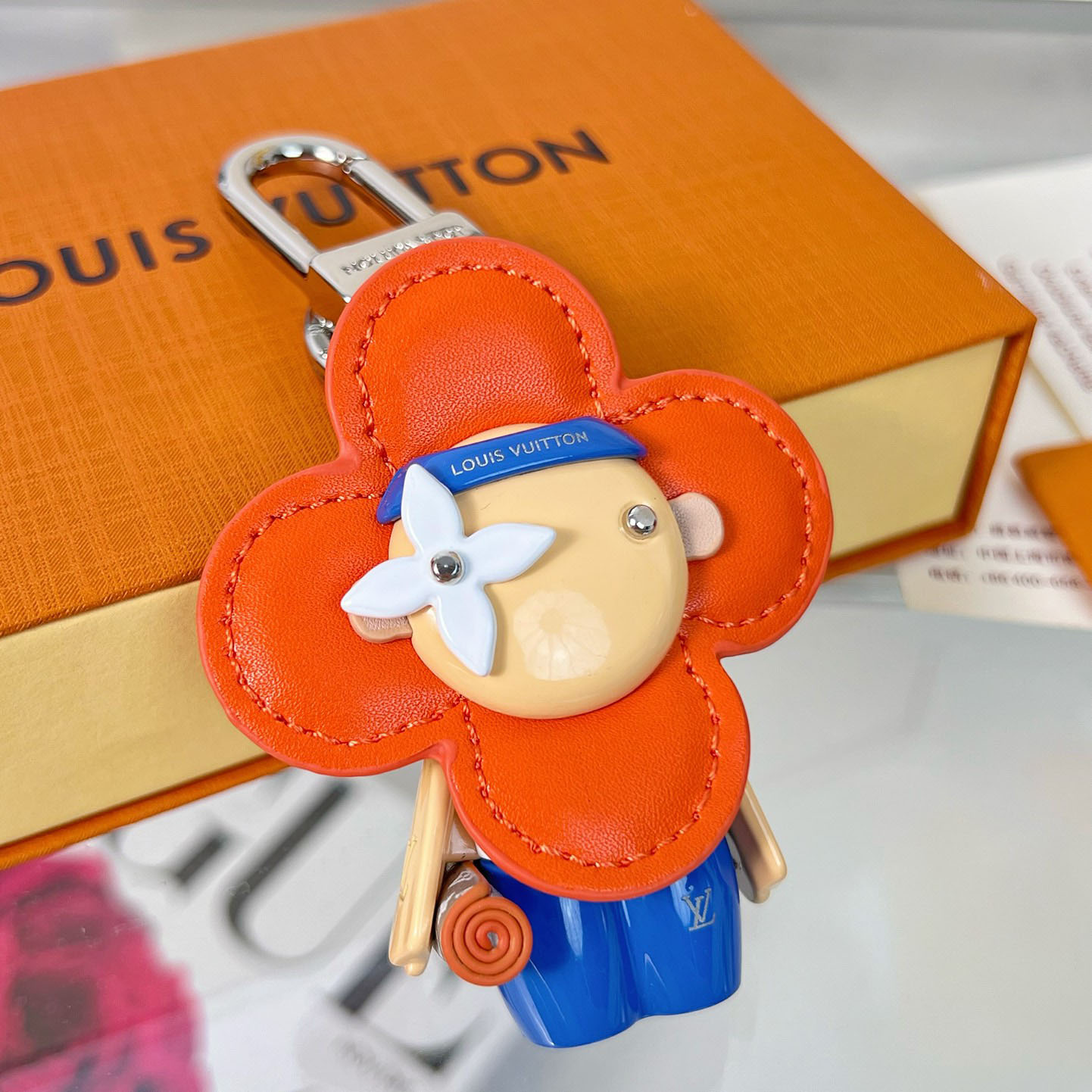 Louis Vuitton Vivienne Gym Bag Charm  M01198 - EUR FASHION