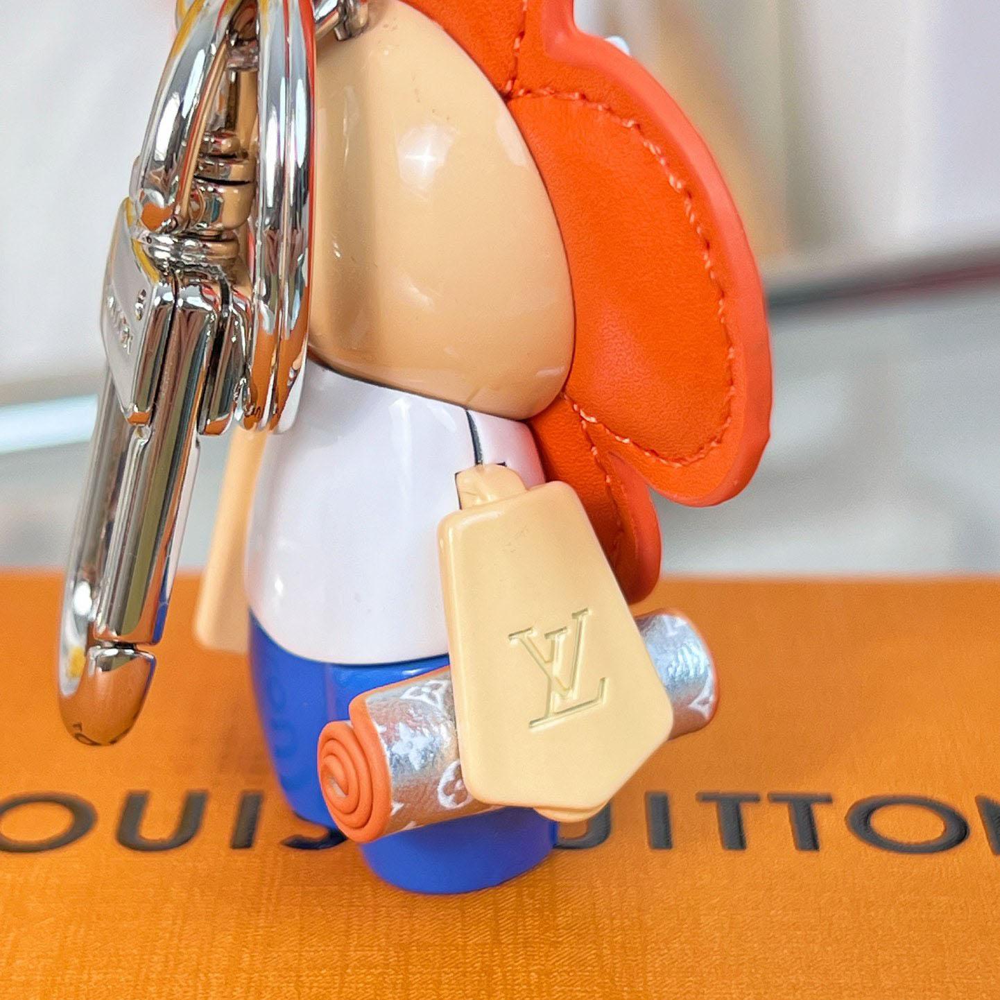 Louis Vuitton Vivienne Gym Bag Charm  M01198 - EUR FASHION