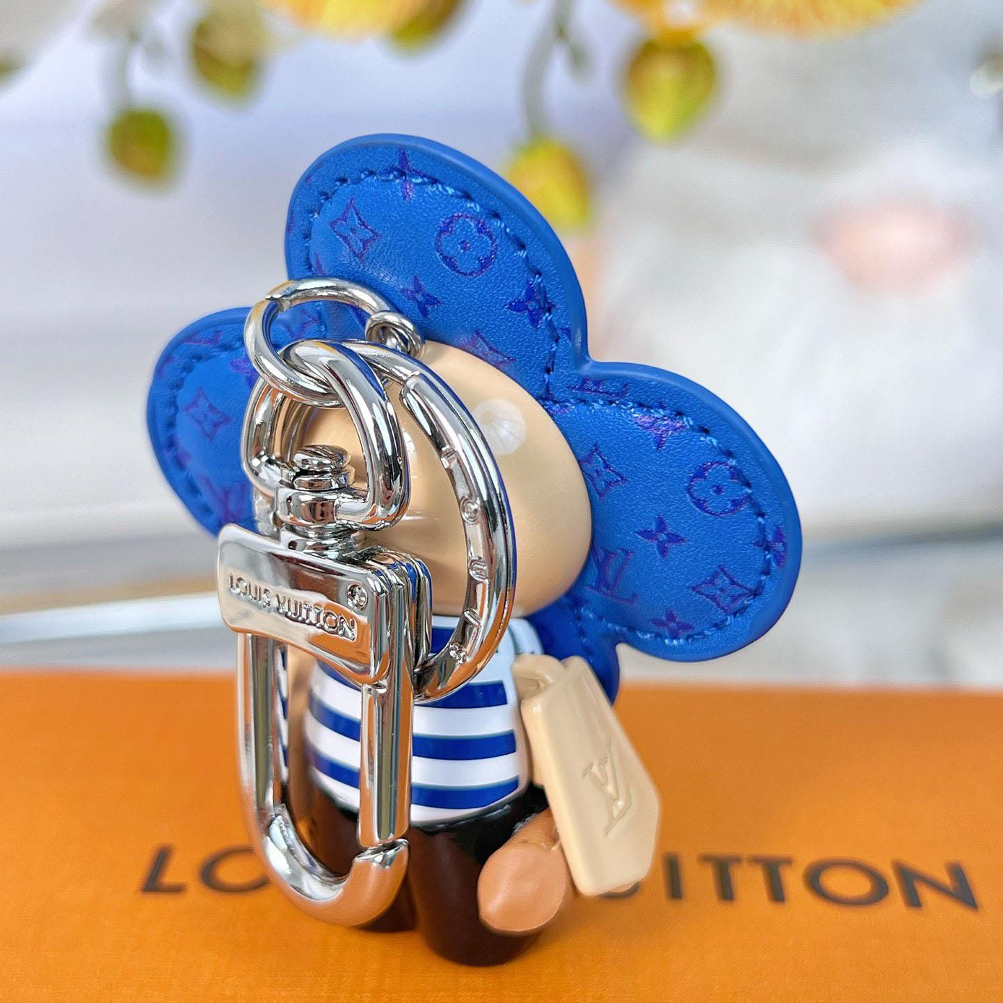 Louis Vuitton Vivienne in Paris Bag Charm  M01937 - EUR FASHION