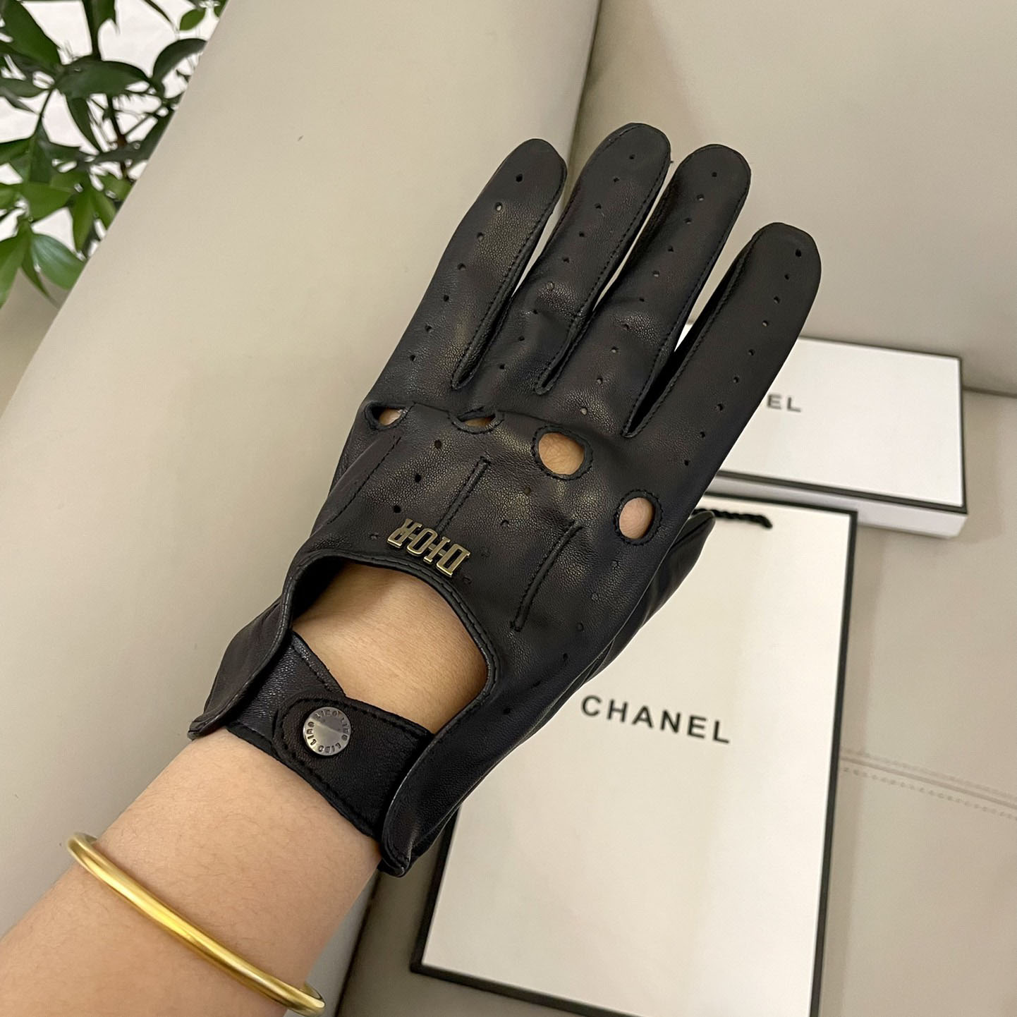 Dior Gloves  - EUR FASHION