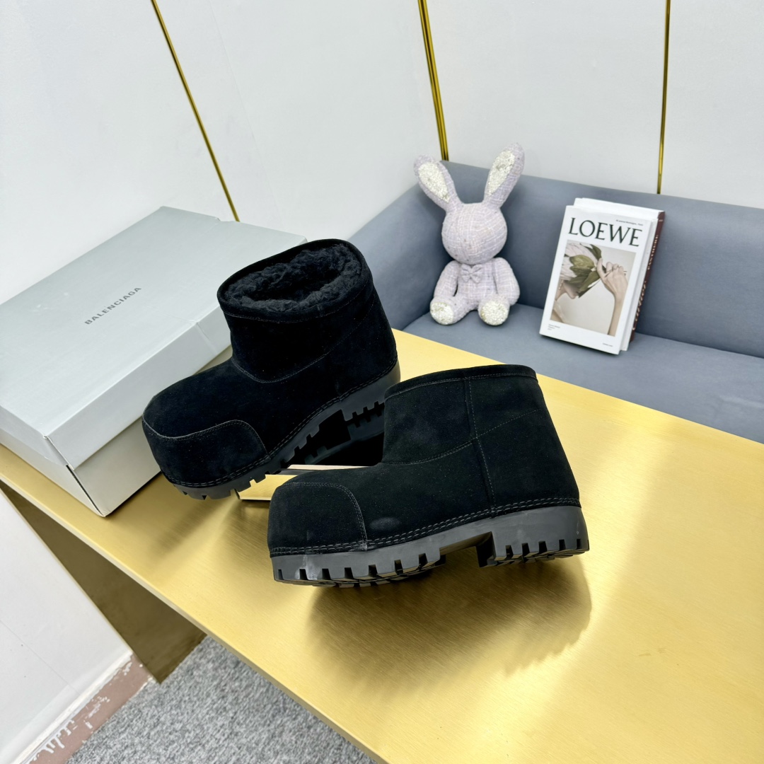 Balenciaga Alaska Fur Bootie In Black - EUR FASHION