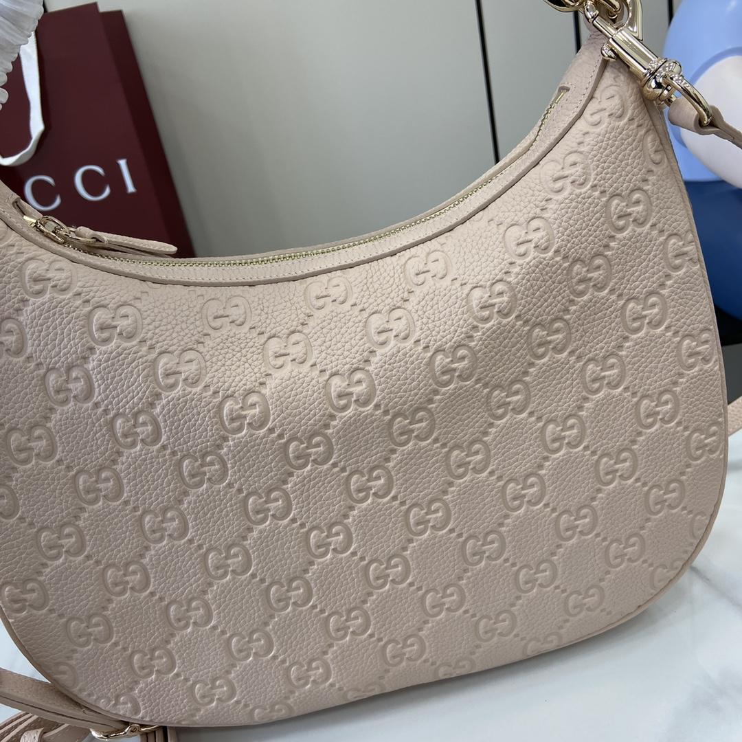 Gucci GG Emblem Medium Shoulder Bag - EUR FASHION